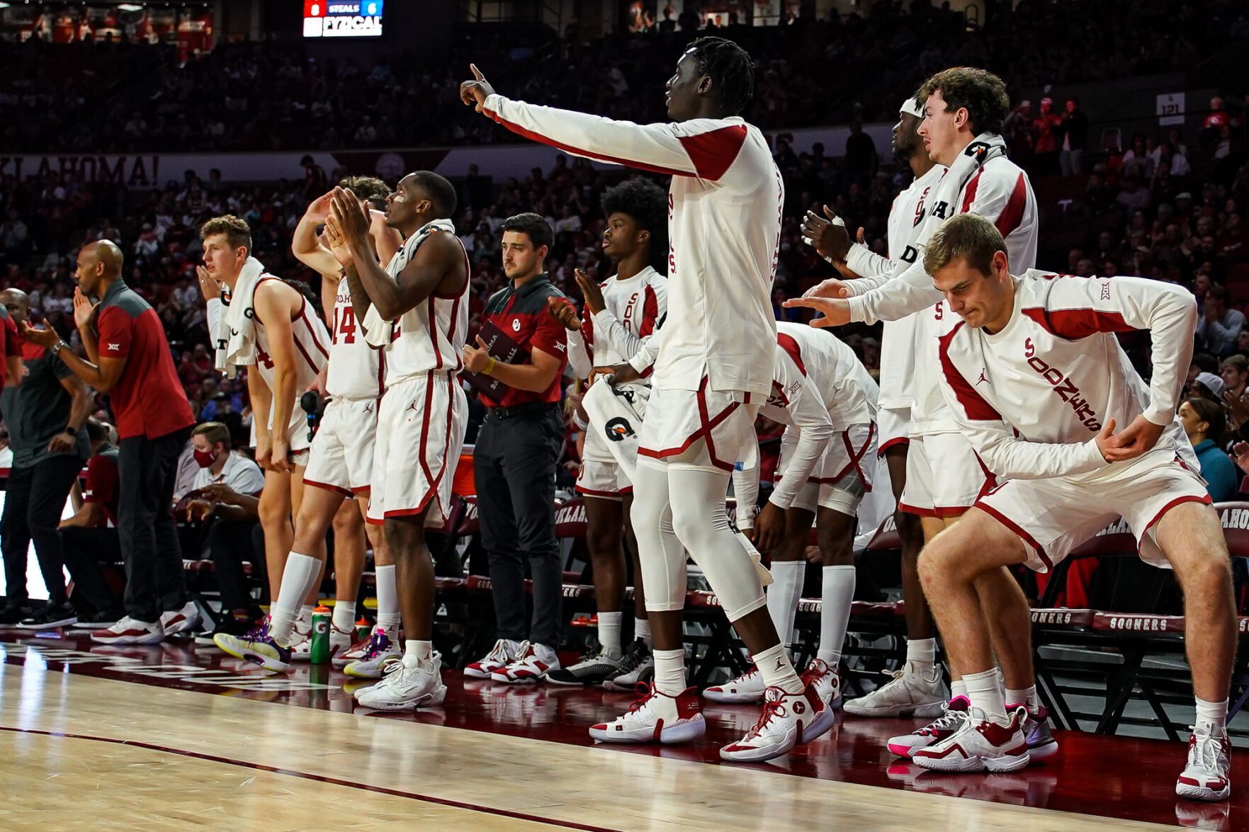 Sooners bench
